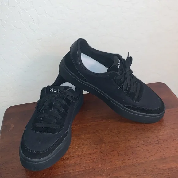 KIZIK PRAGUE SIZE 10 HANDS FREE ALL BLACK ATHLETIC SHOES - Picture 8 of 12